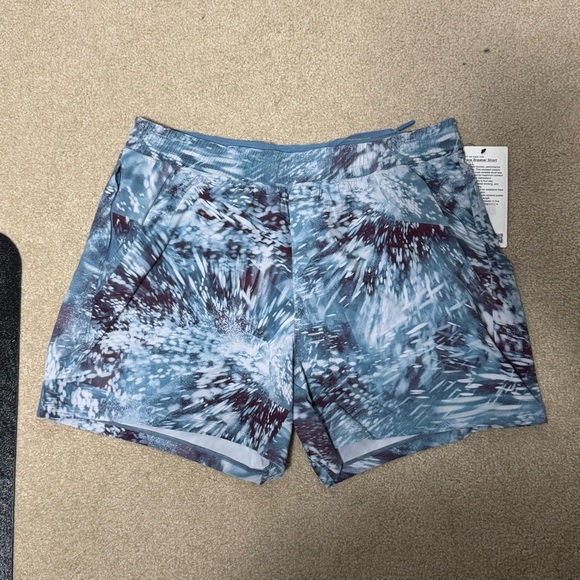 LULULEMON - Men’s - 5” Pace Breaker Short - Flicker Pace Utility Blue Multi - XL - Picture 5 of 7